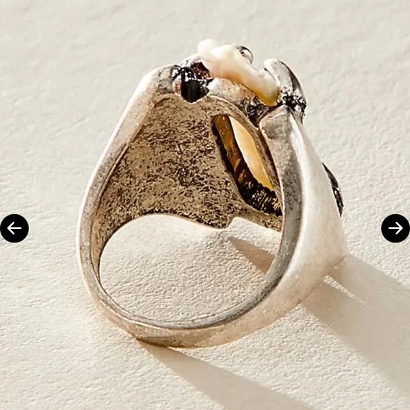 Free people Silver Baroque Pearl Statement Ring - Picture 2 of 12